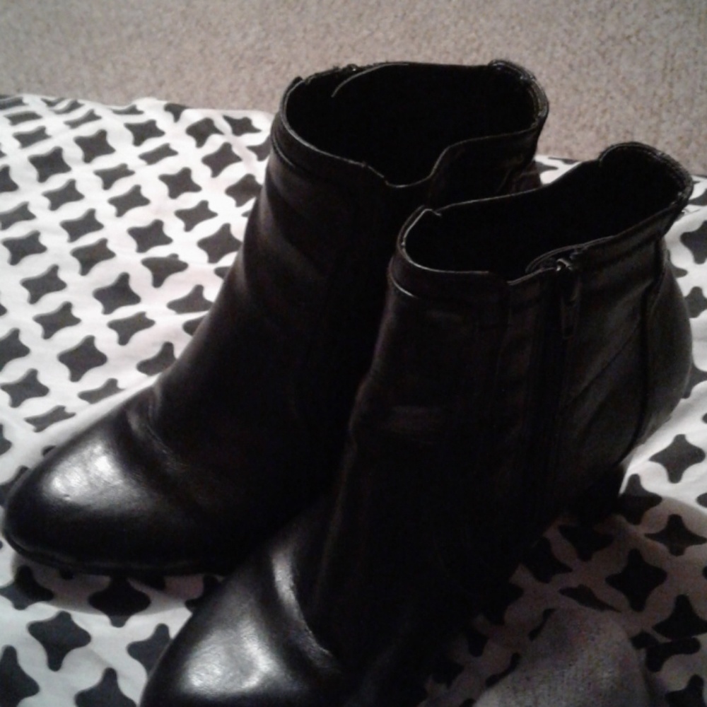 Ankle boots